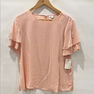 NWT Elle Women's Blush Ruffle Sleeve Blouse MEDIUM